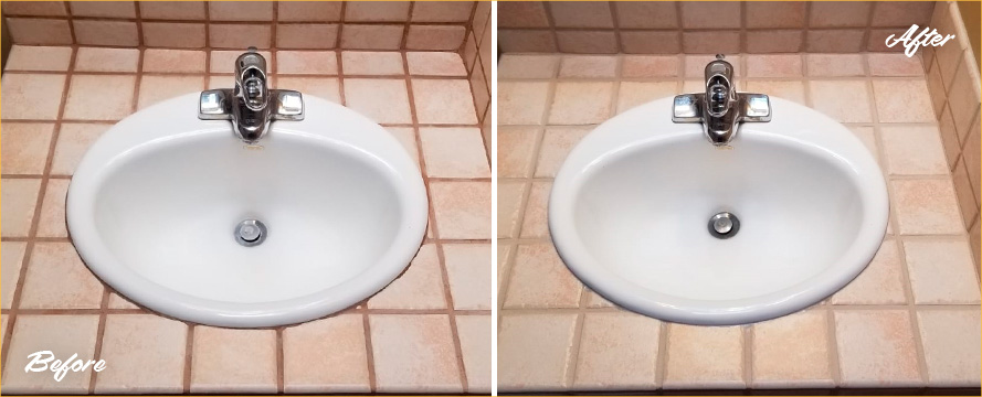 Before and after Picture of This Ceramic Countertop after a Grout Cleaning Job in Oro Valley, AZ